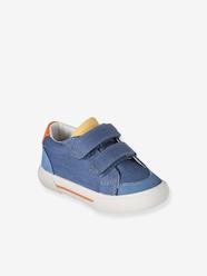 Synthetic trainers with touch 'n' close fastening for babies