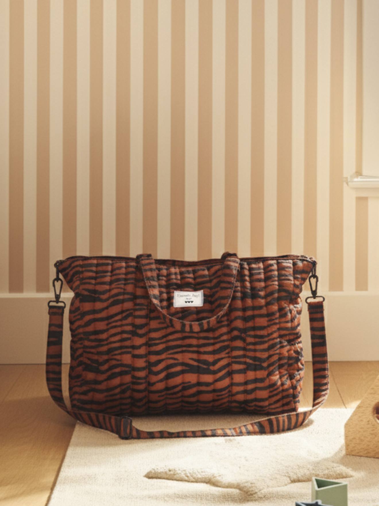 Wildlife tote bag in cotton canvas cashew