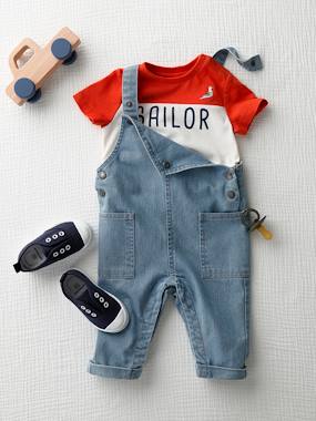 Denim Dungarees T-Shirt Outfit