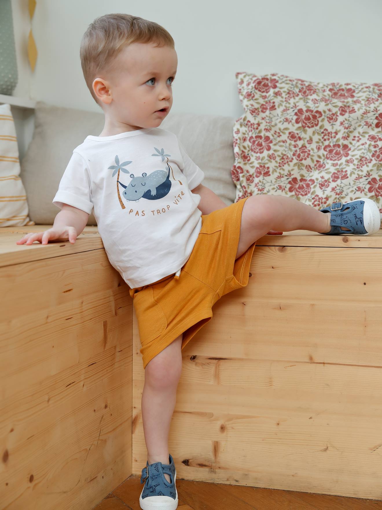 T-Shirt with Motif + Baggy Shorts Combo for Babies white light solid with design