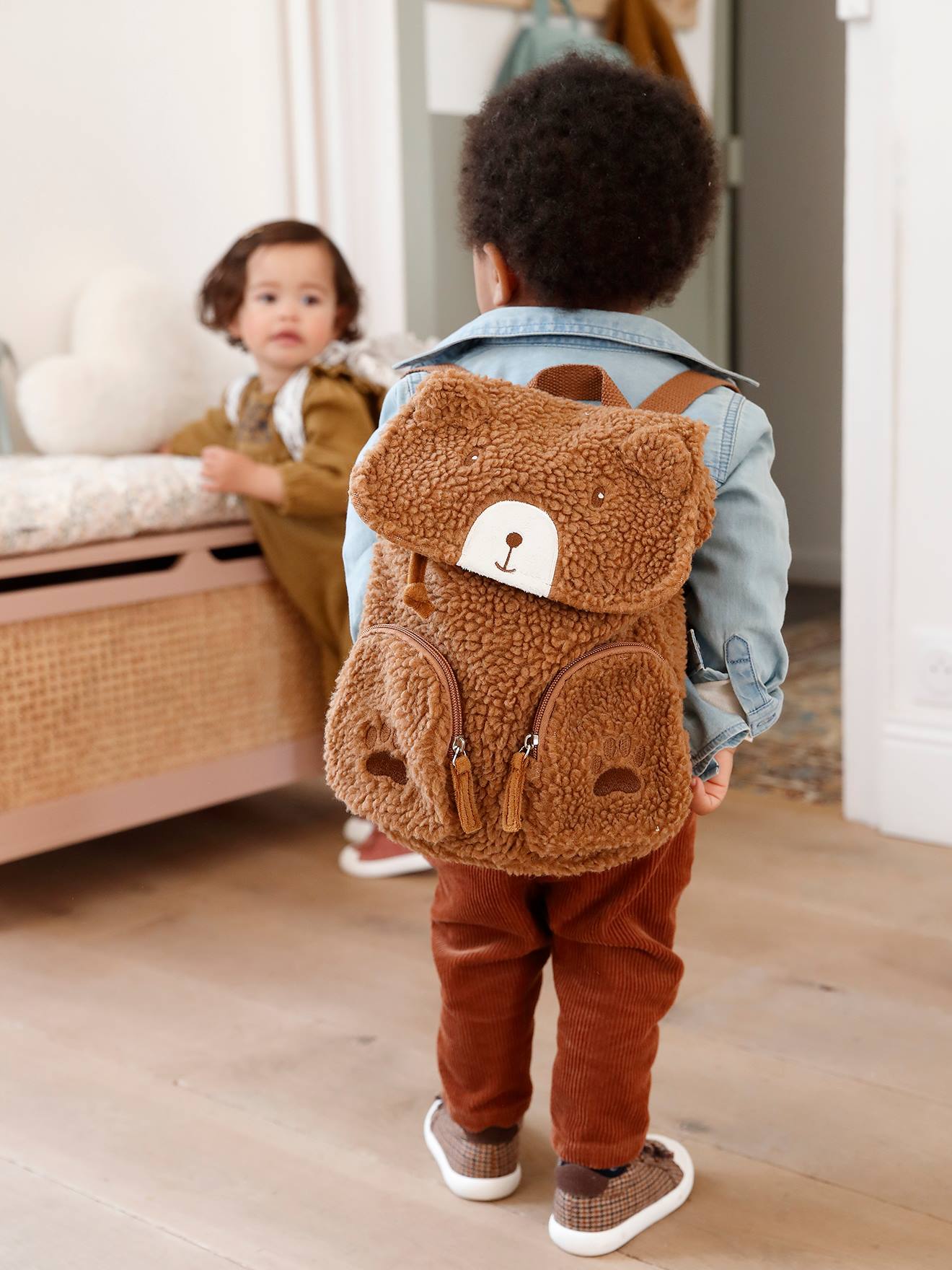 Bear Backpack brown medium solid with design