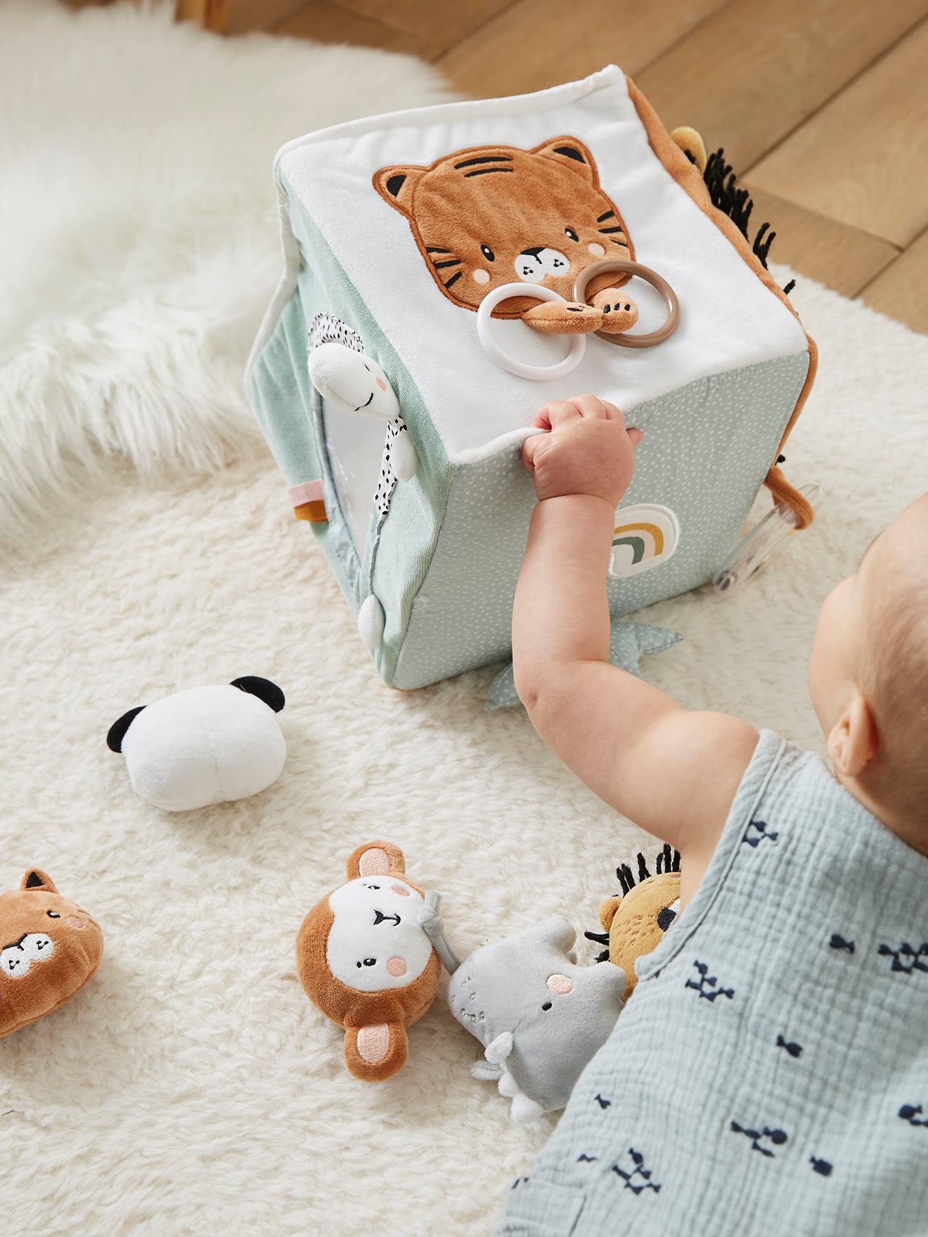 Activity Cube in Fabric
