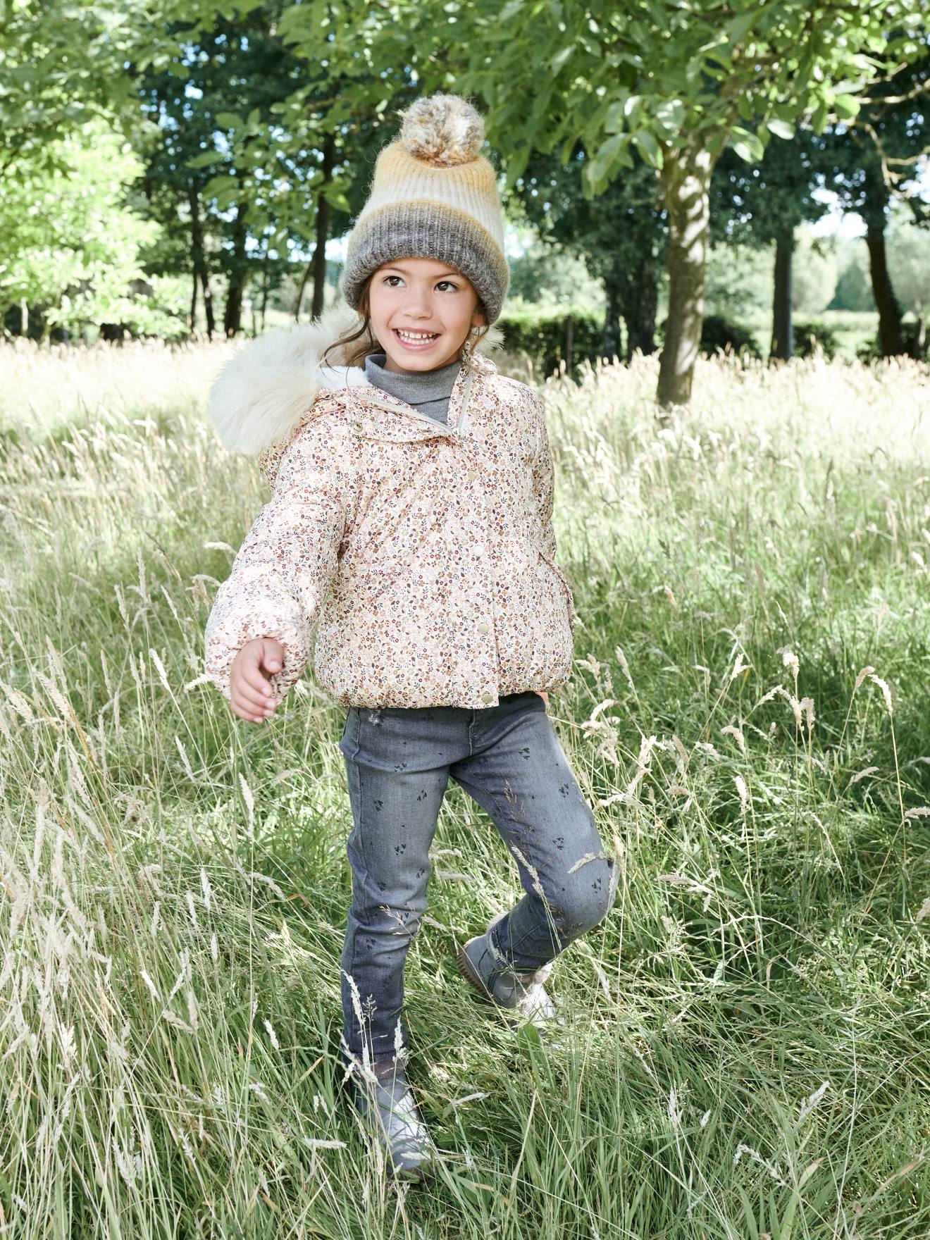 Straight Leg Jeans with Distressed Details