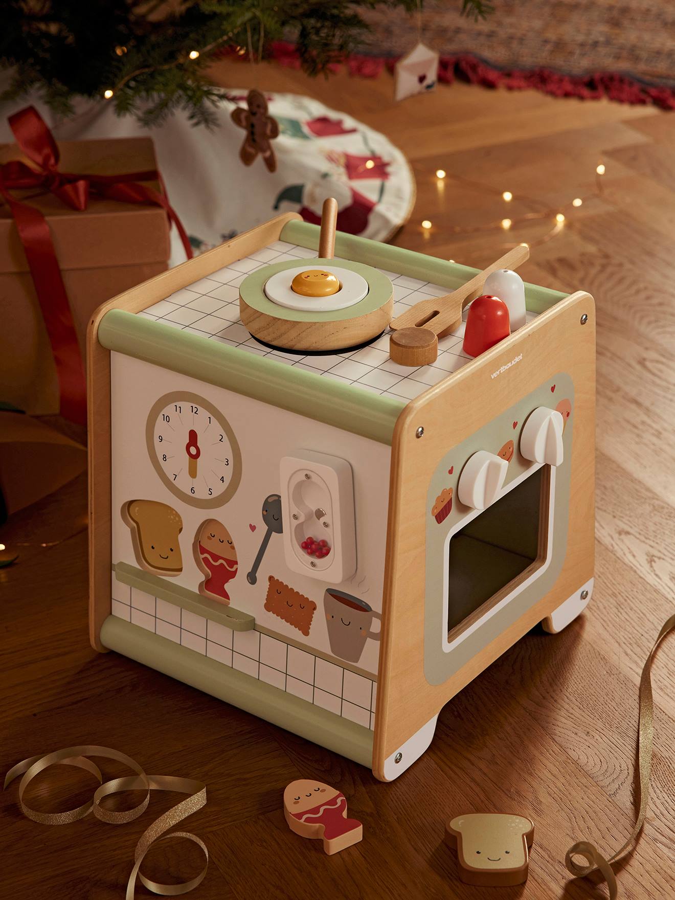 Kitchen Activity Cube in FSC(r) Wood beige light solid with design
