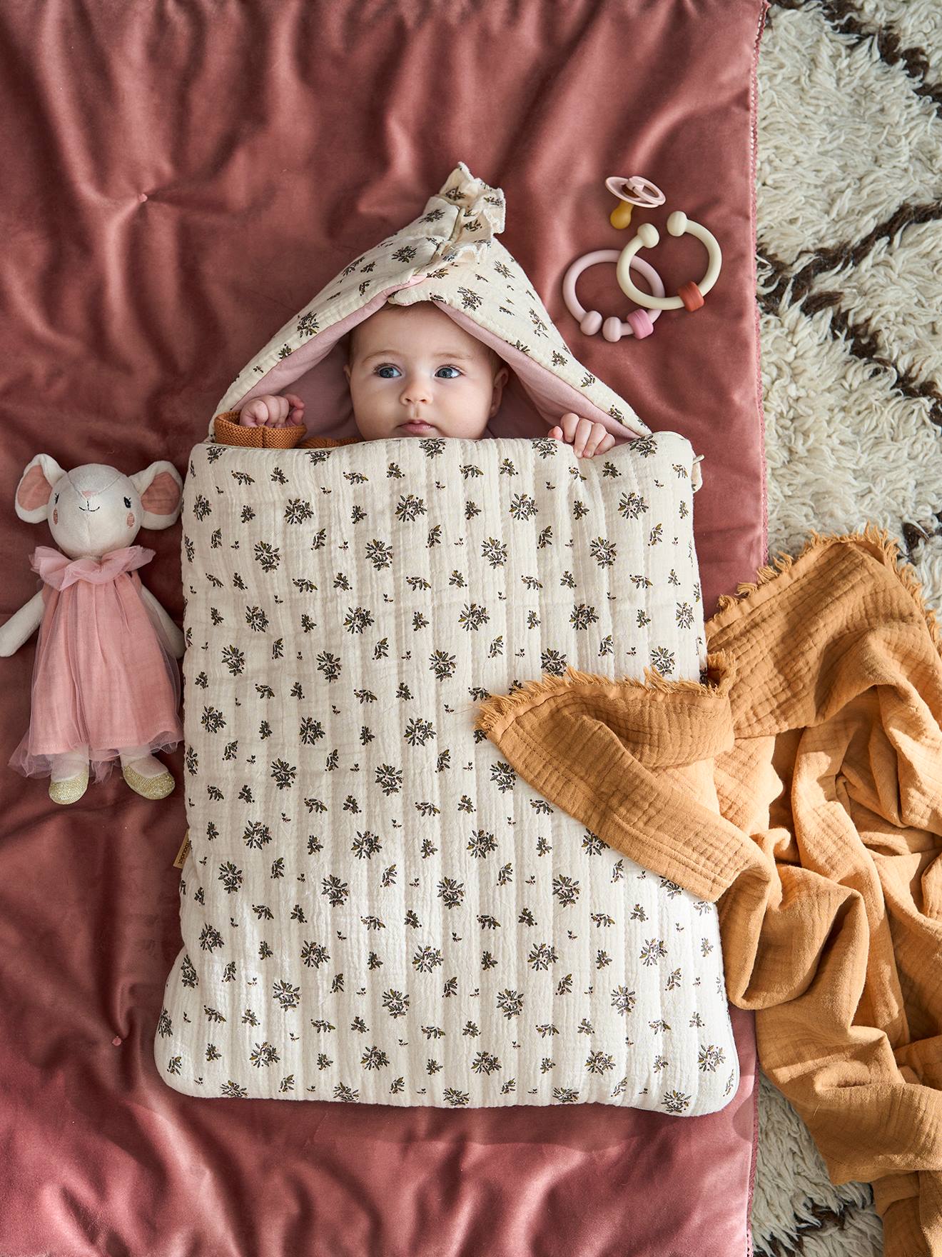 Baby Nest in Cotton Gauze medium all over printed