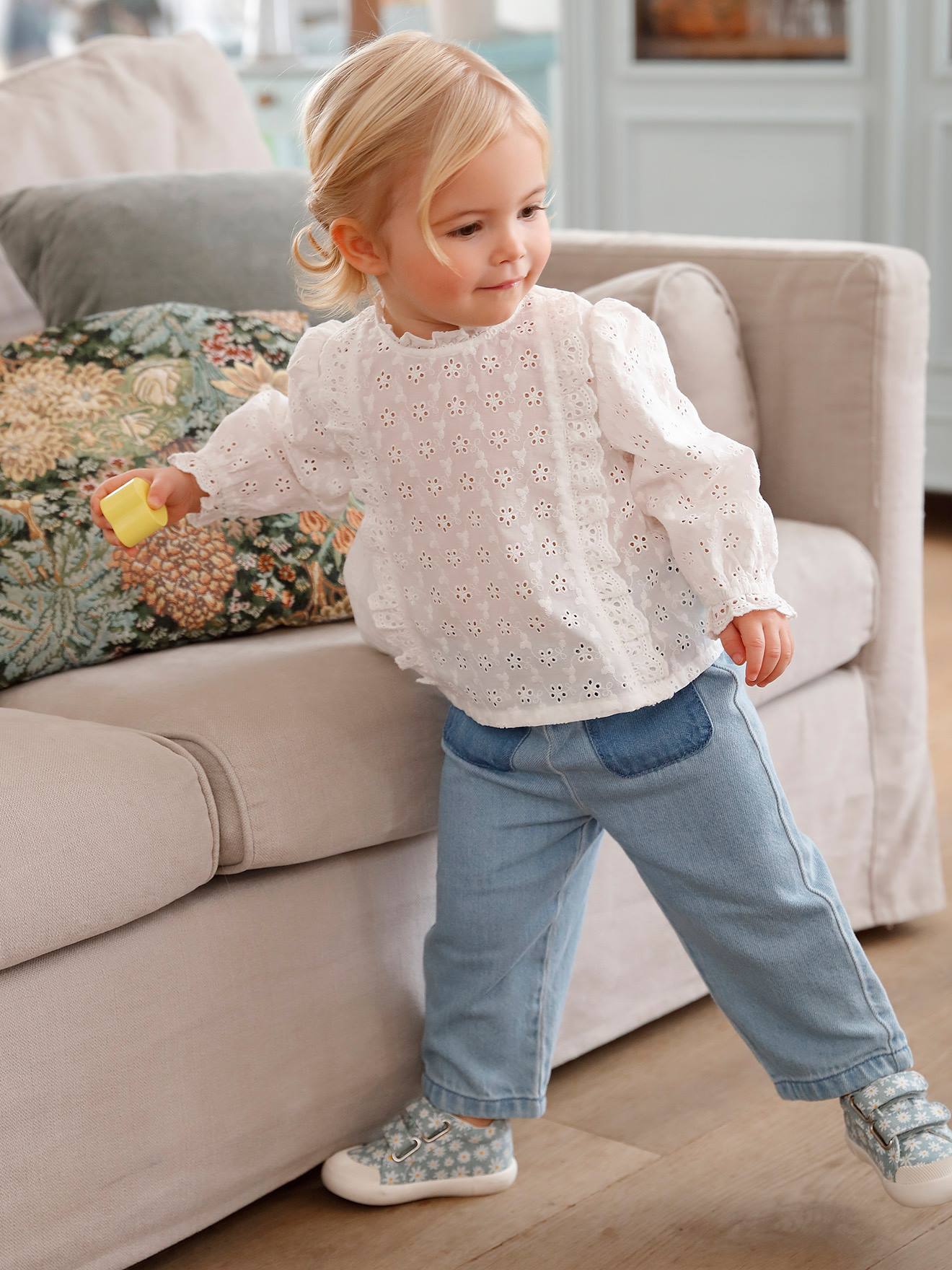 Blouse in Broderie Anglaise for Babies white