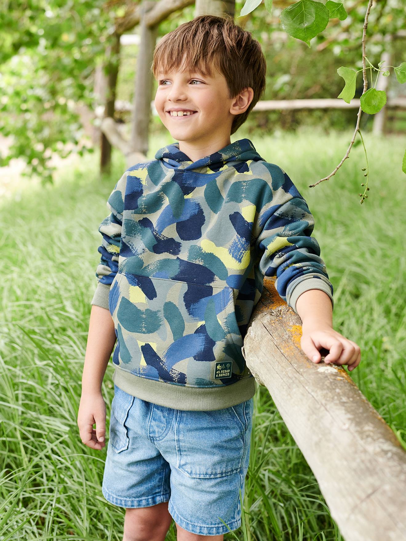 Hooded Sweatshirt with Camouflage Effect for Boys printed green