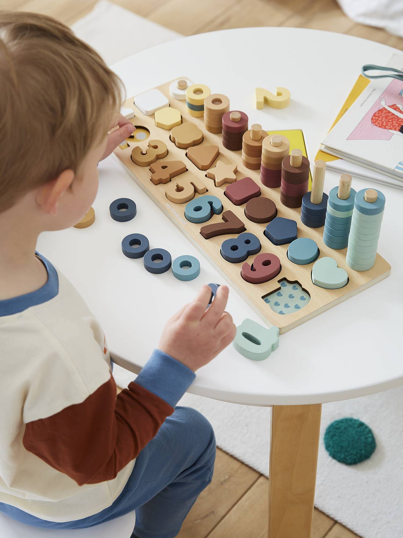 Numbers & Counting Board in FSC® Wood light solid with design