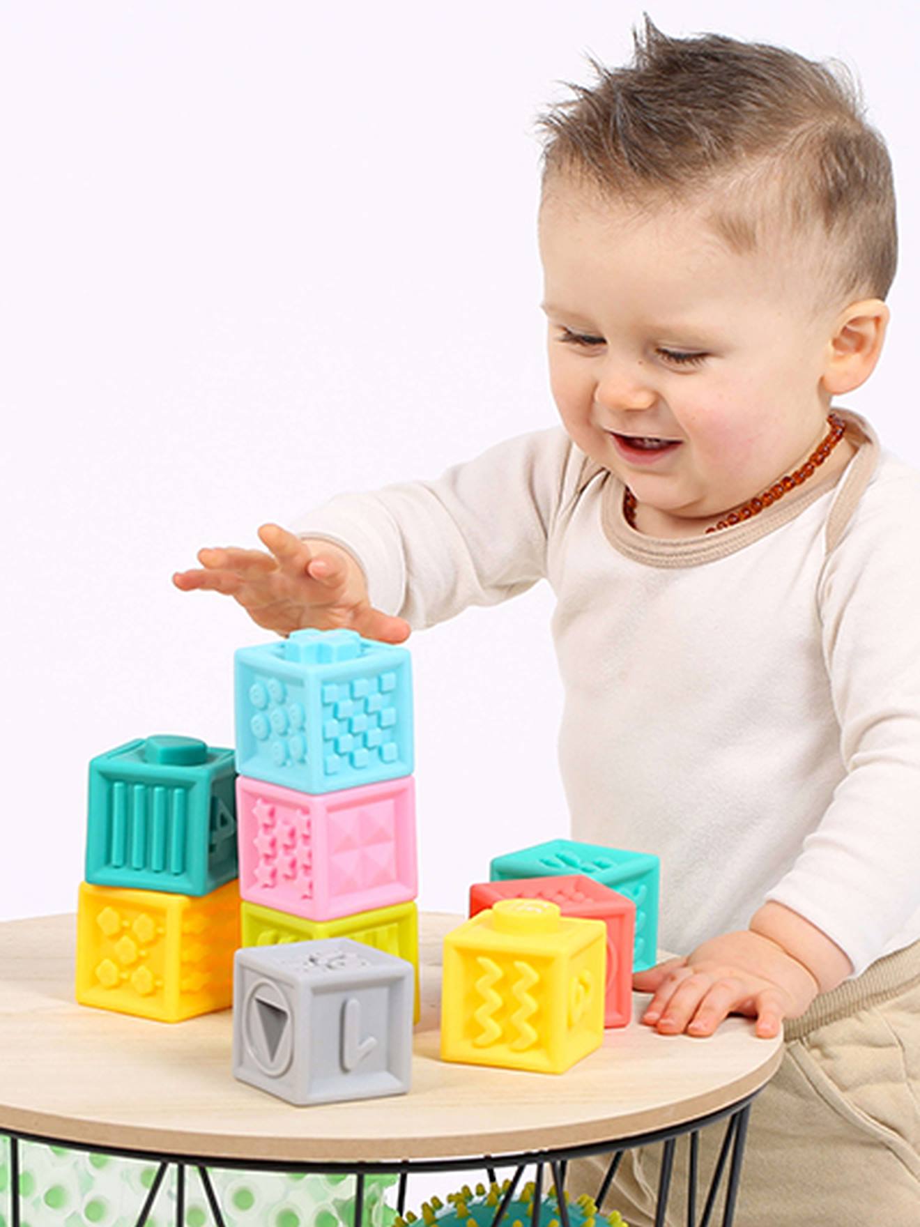 Set of 9 Stackable Cubes - LUDI multicoloured