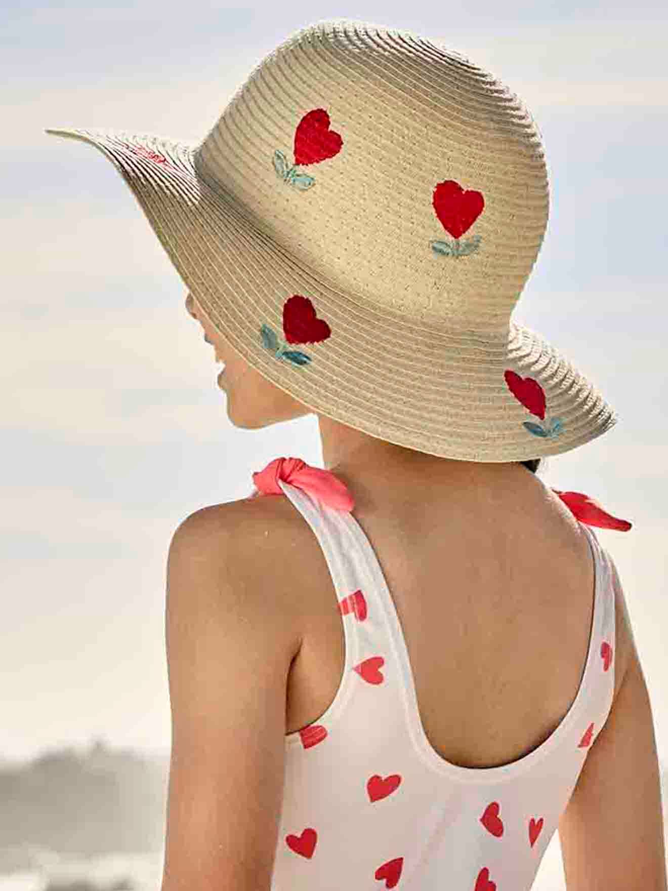Capeline Style Hat in Straw-Effect with Hearts