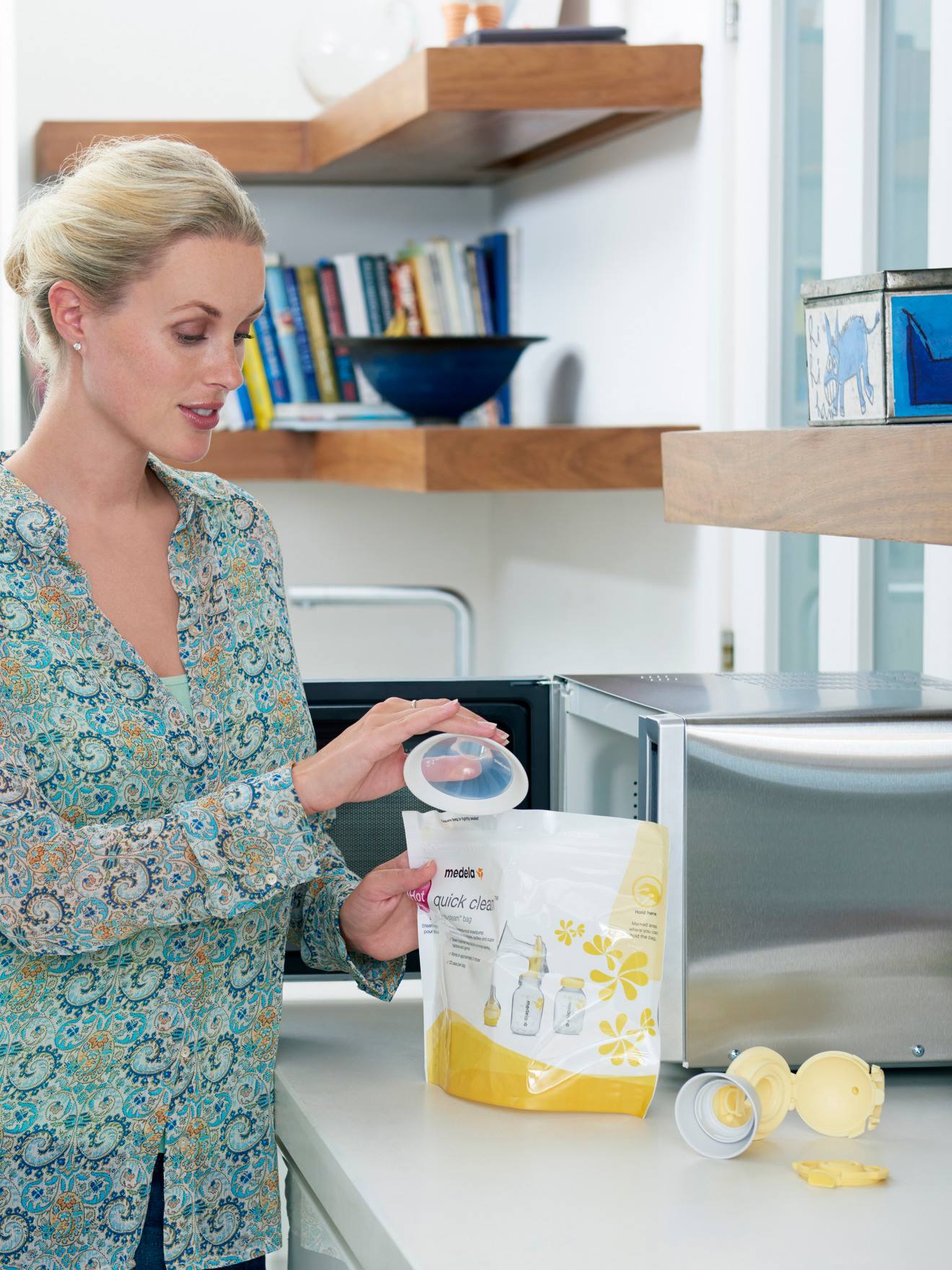 Box of 5 Quick Clean Microwave Sterilising Bags by MEDELA transparent