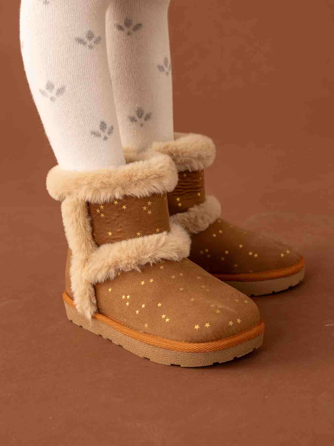 Water-Repellent Furry Boots with Zip
