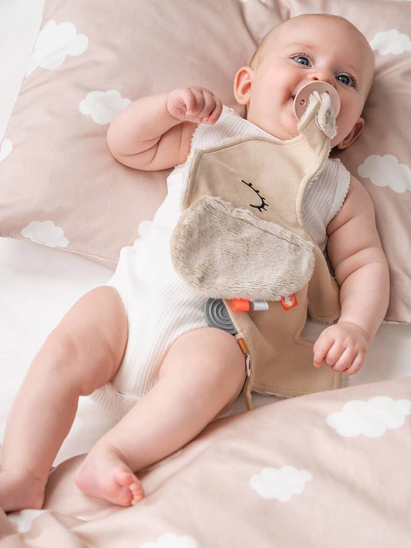 Comforter with Dummy Clip