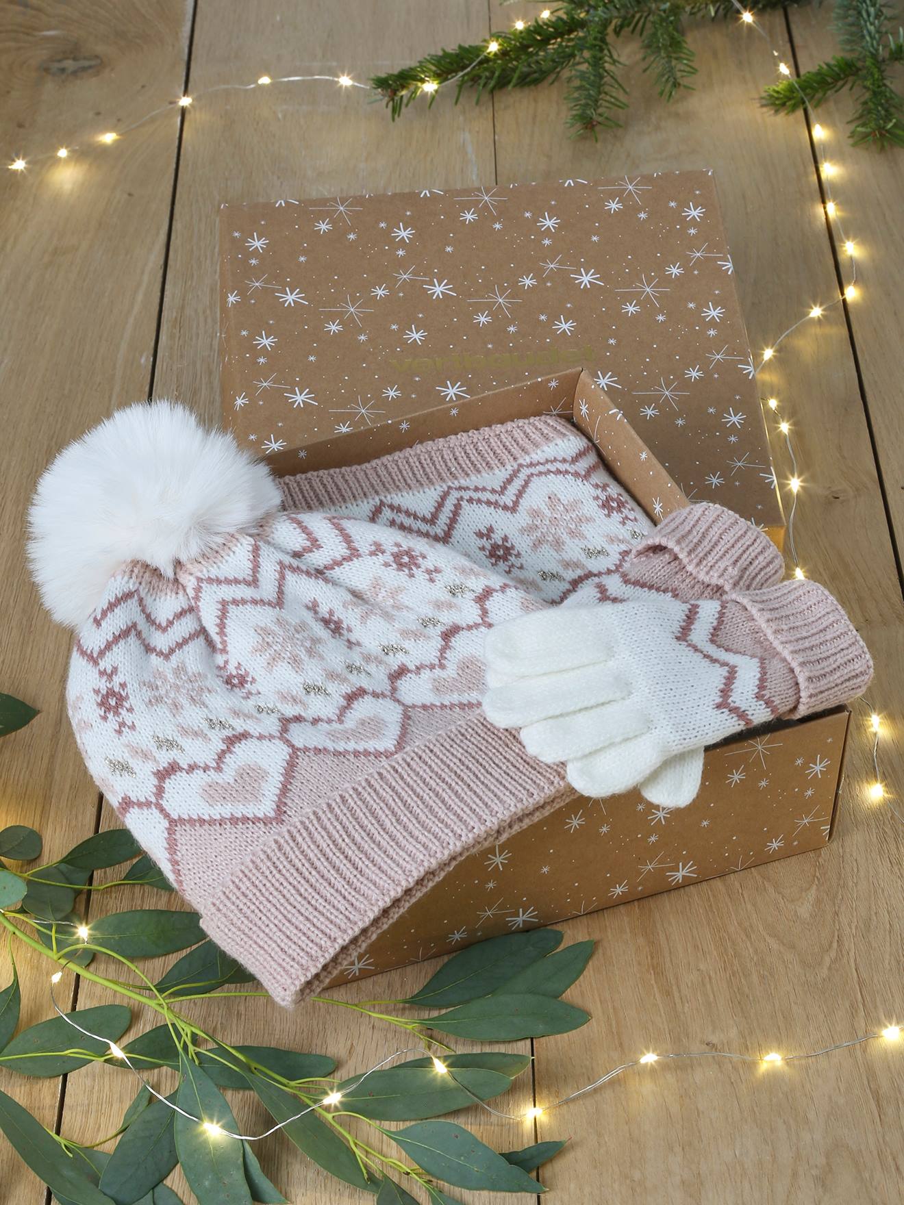 Jacquard Knit Christmas Set: Beanie + Snood + Gloves