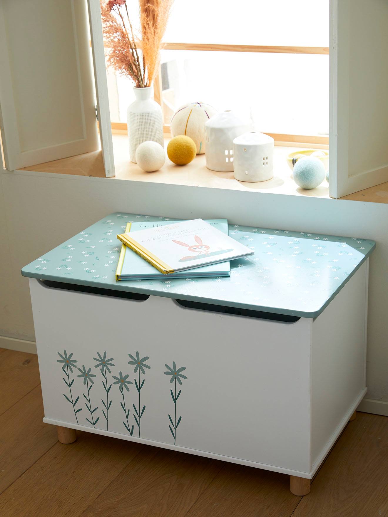Hand painted toy chest hotsell