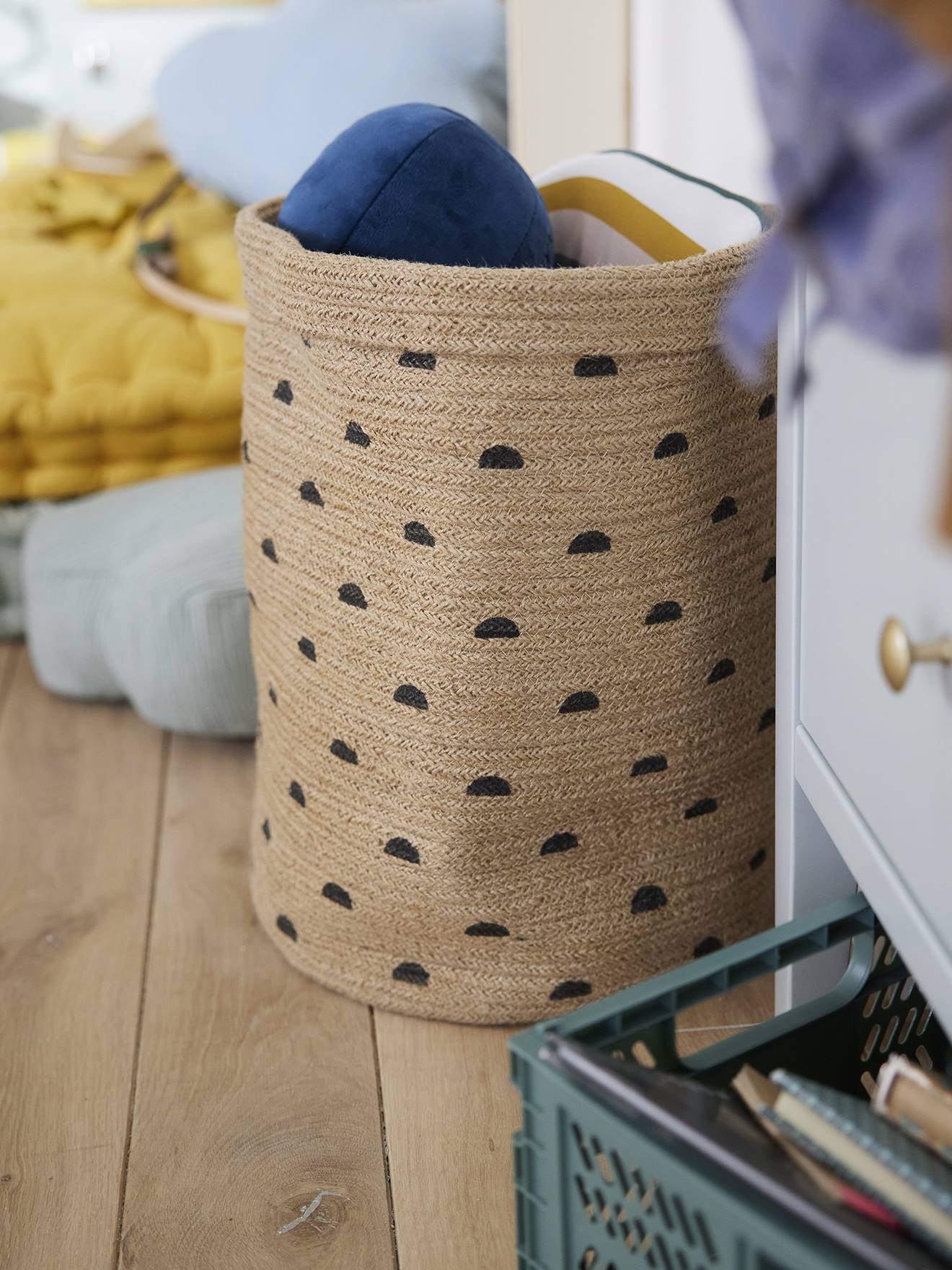 XL Ethnic Basket in Jute medium solid with design
