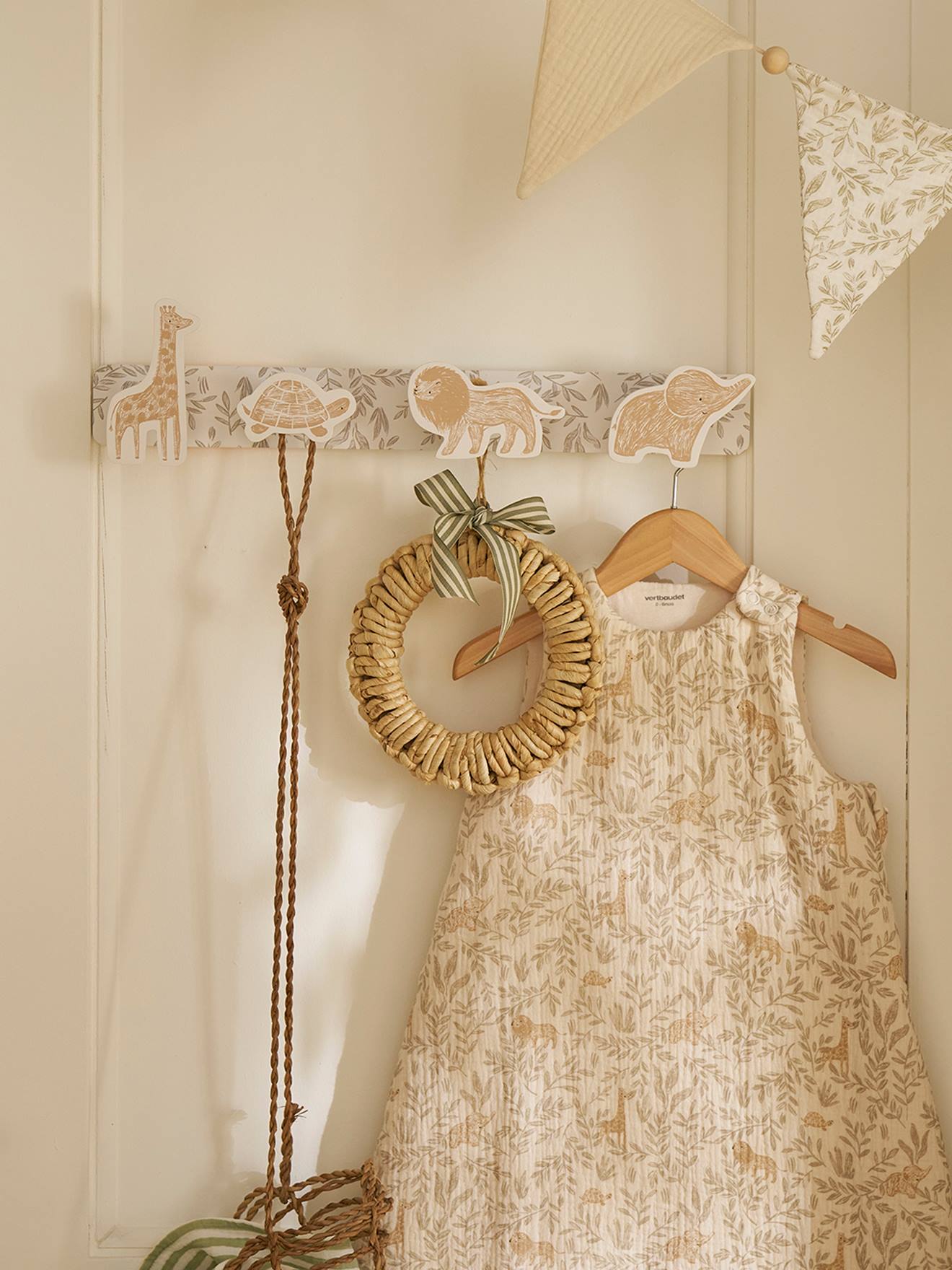 Coat hook with 4 BABYLON animals printed