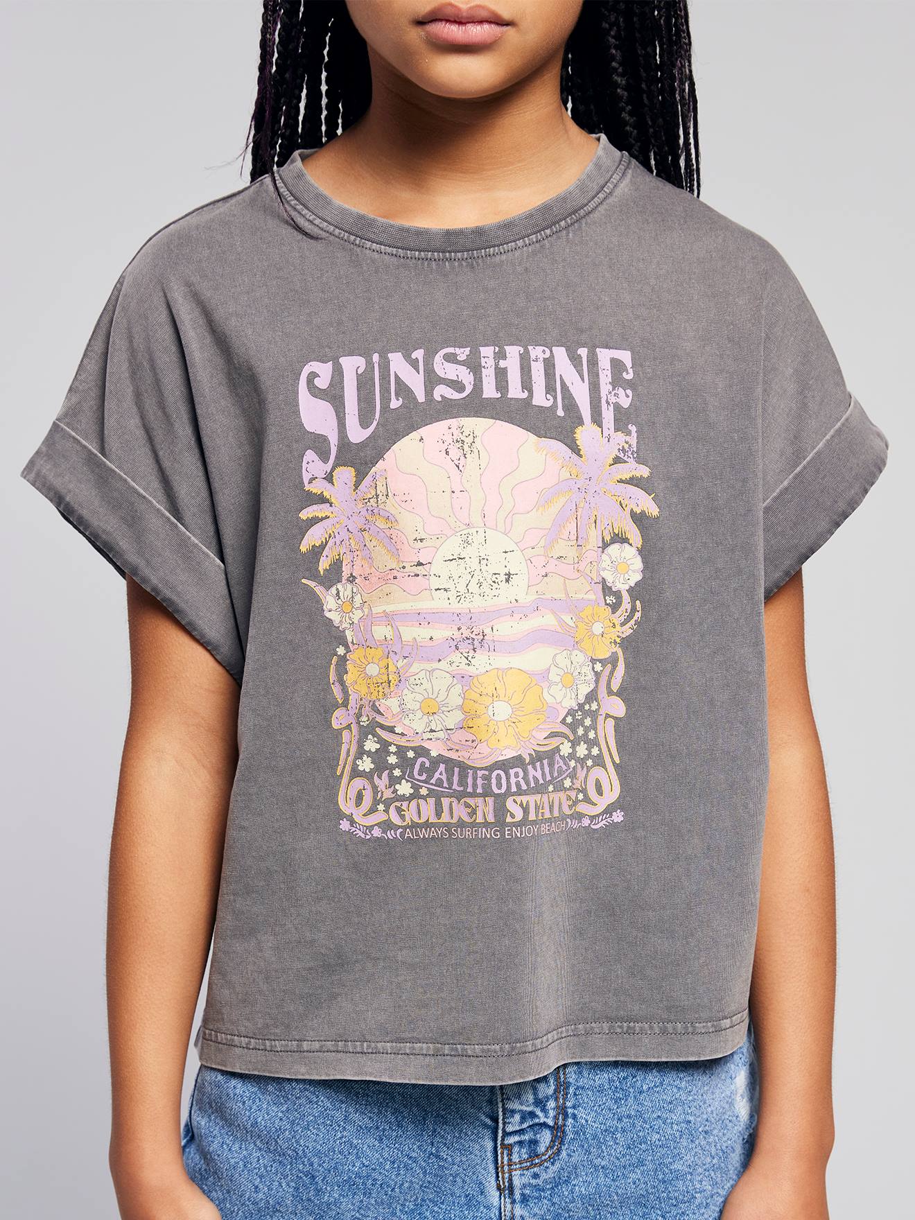 Sunshine California Short-Sleeved T-Shirt With Rolled-Up Sleeves