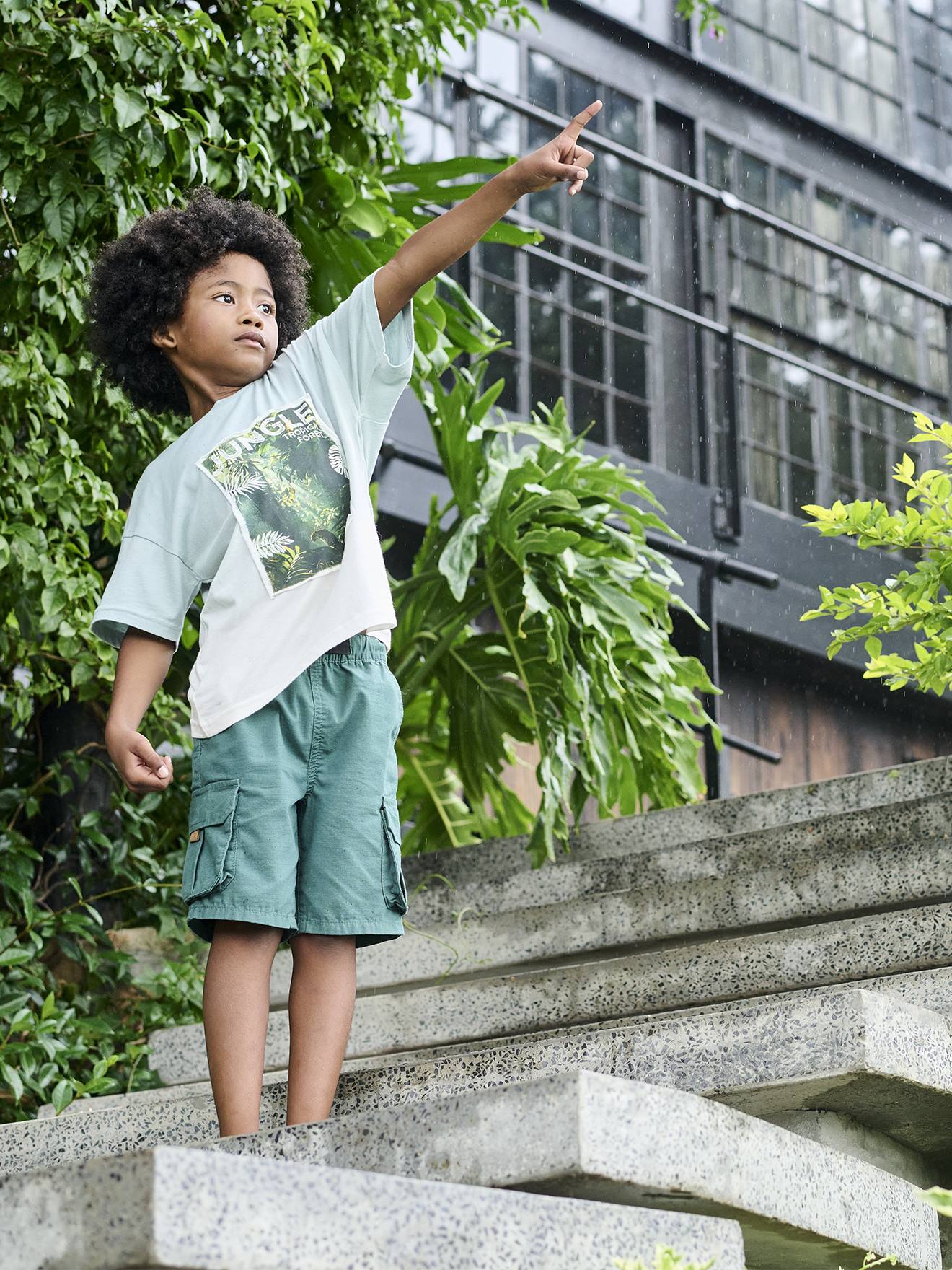 Bermuda shorts style