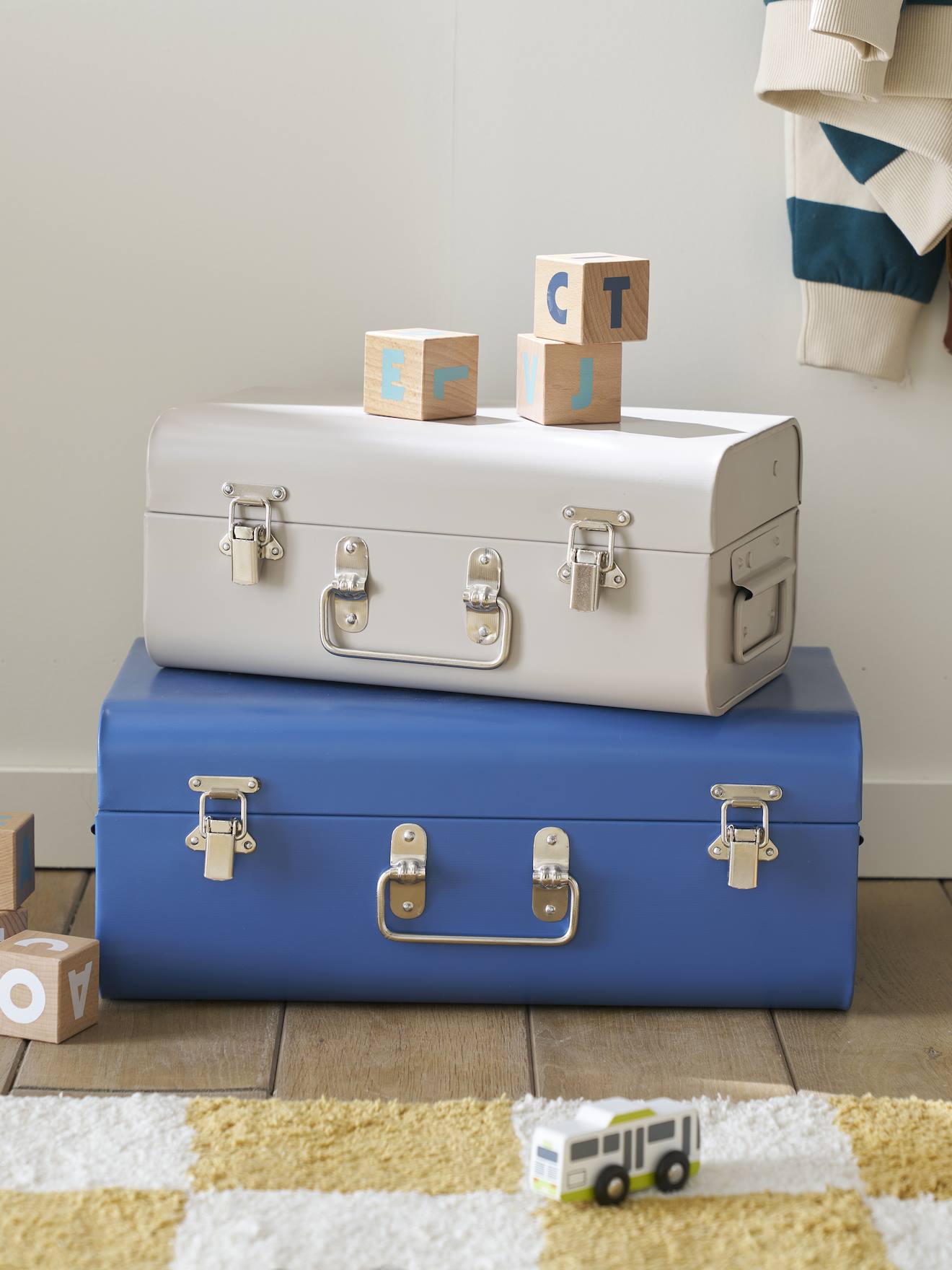Set of 2 Nesting Metal Trunks denim