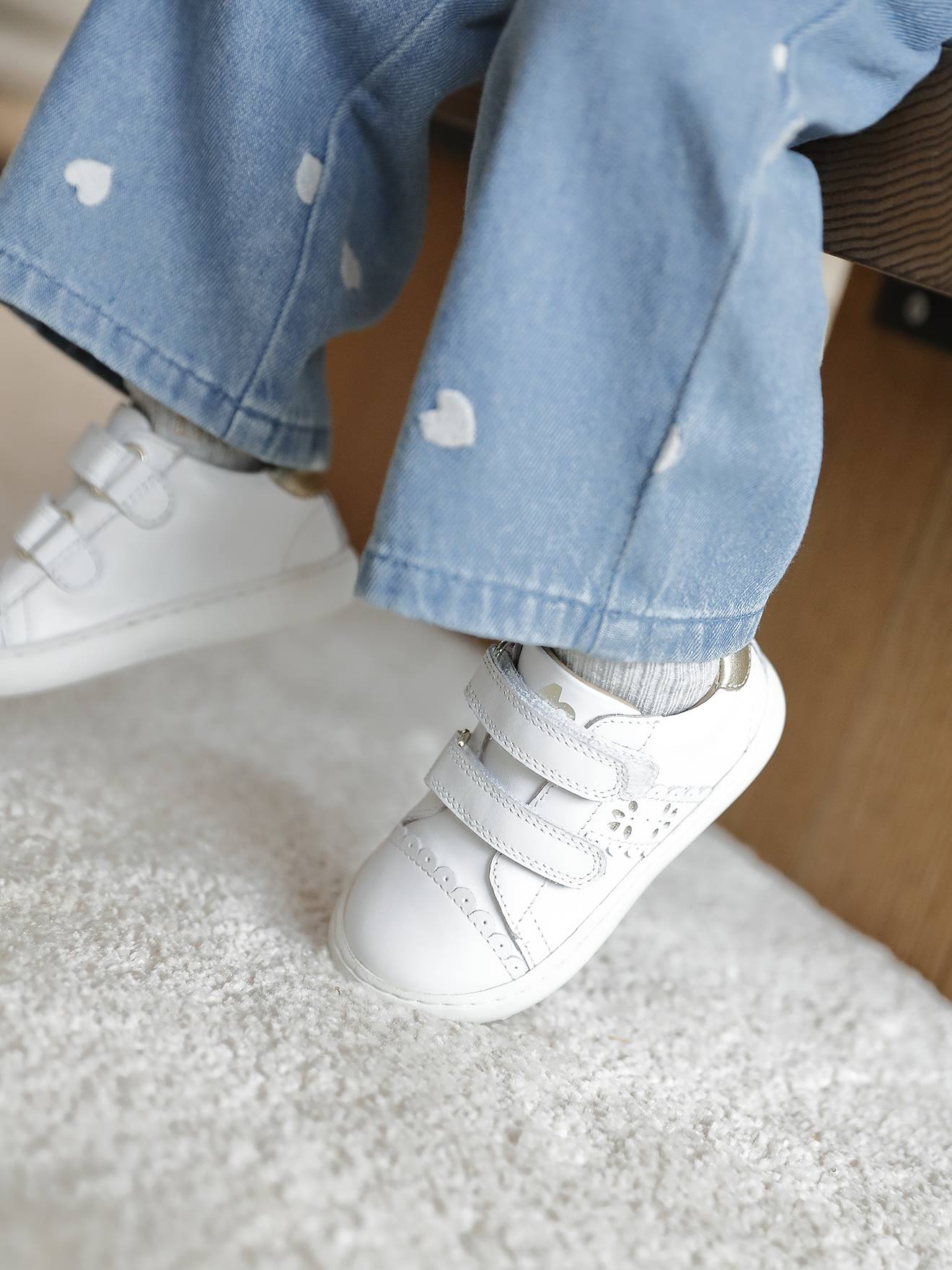 Trainers with leather velcro straps - 2