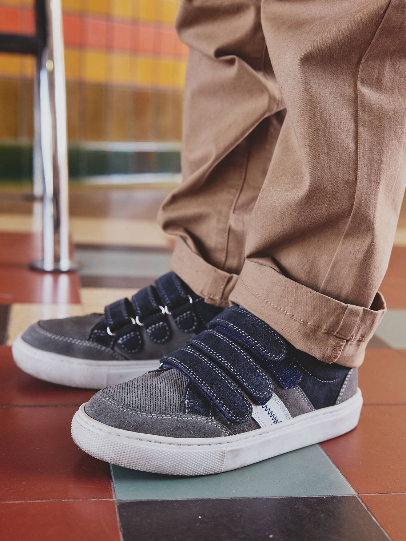 Trainers with leather velcro straps