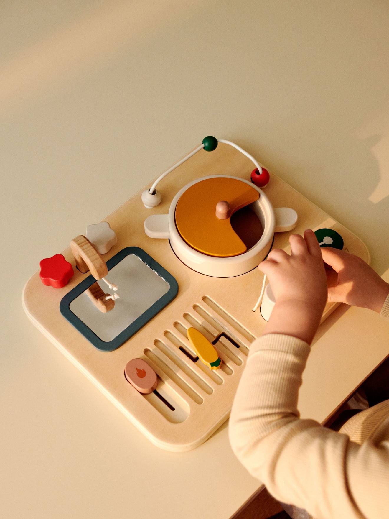 Magnus LIEWOOD chef's kitchen activity board multicoloured