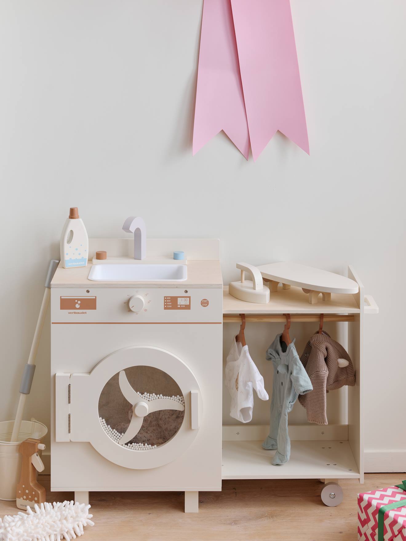 Washing Machine with FSC® Wood Accessories ecru