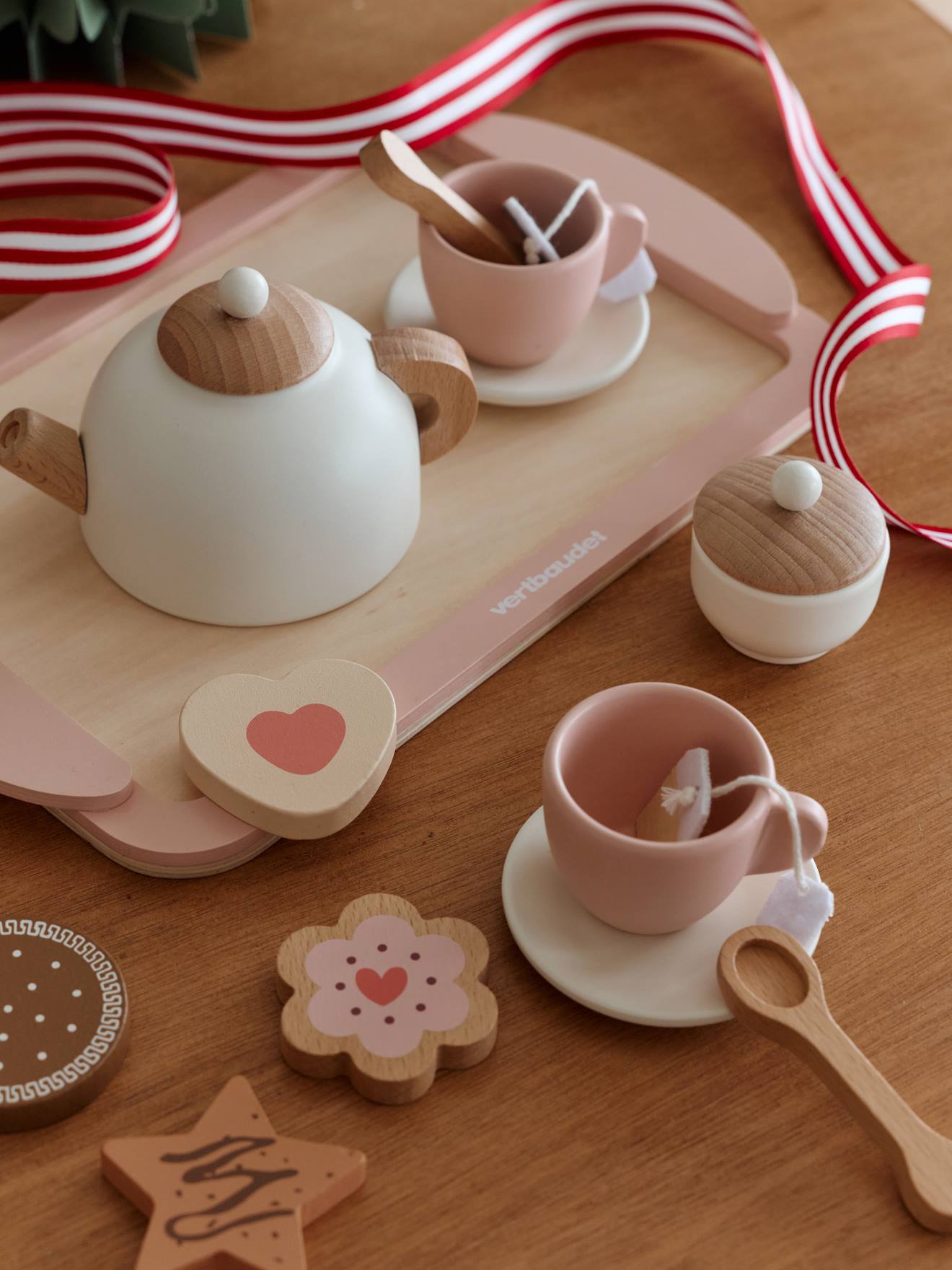 Tea Set in FSC® Wood rose