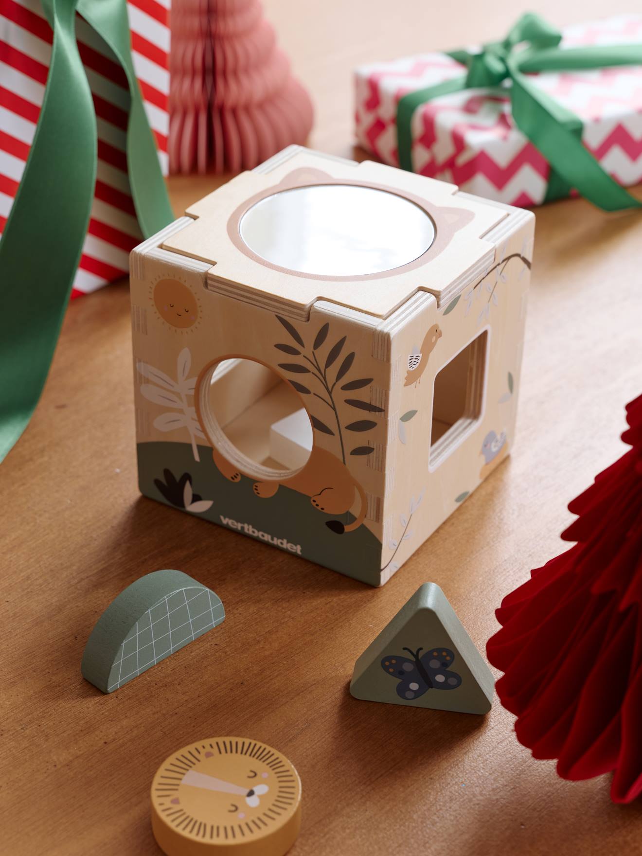 Shape sorter box with TANZANIE mirror in FSC® wood wood