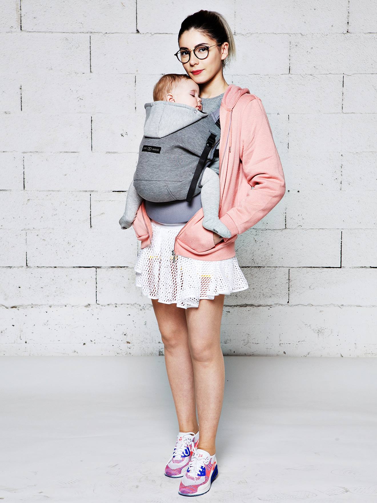 Hoodie Carrier By Je Porte Mon Bebe Grey Nursery Vertbaudet