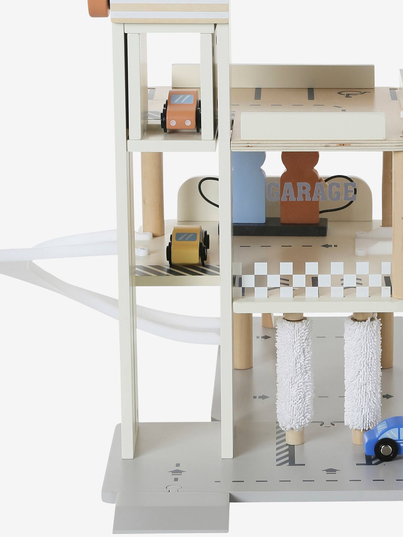 3-level-garage-with-lift-in-